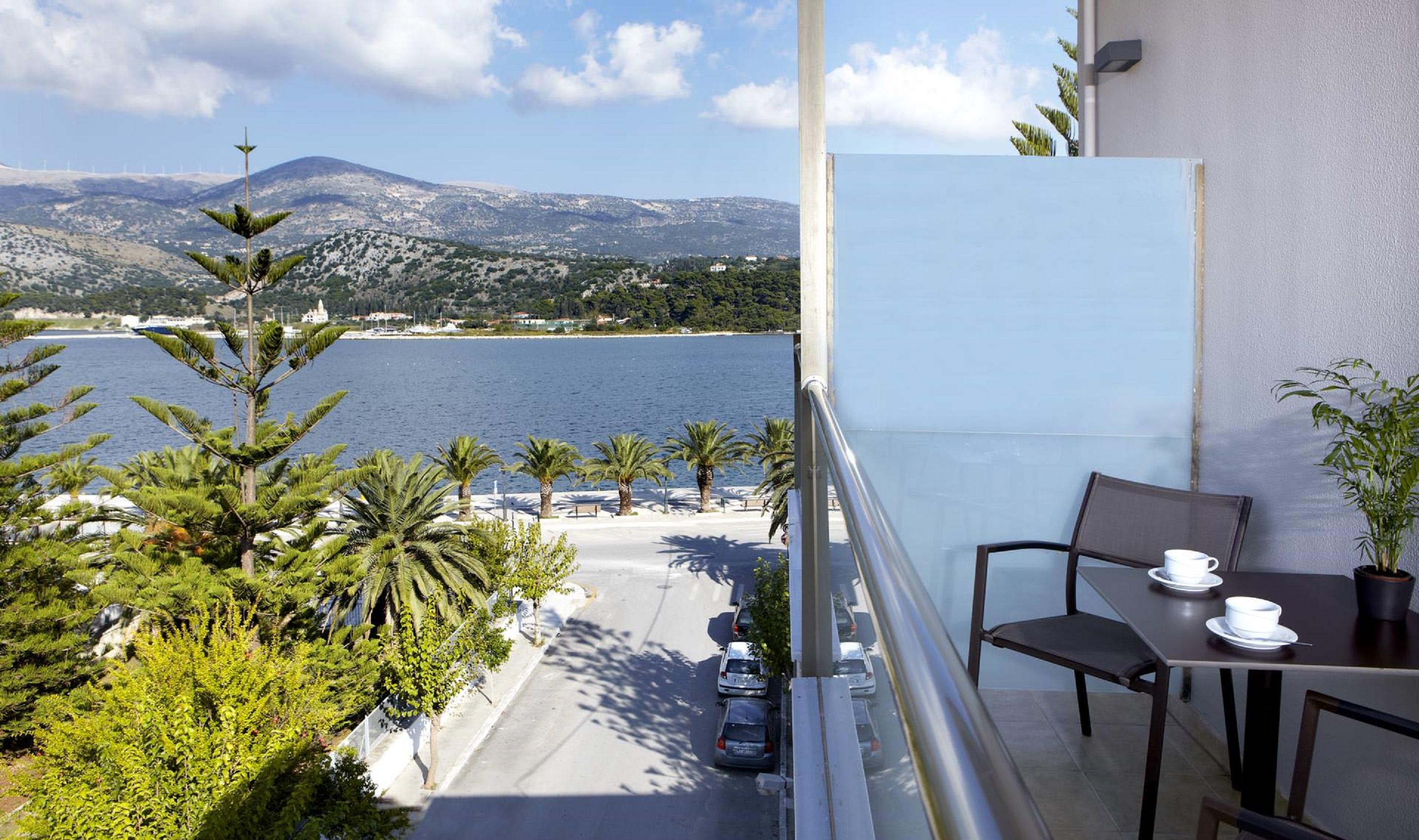 Mouikis Hotel Kefalonia อาร์กอสโตลี ภายนอก รูปภาพ