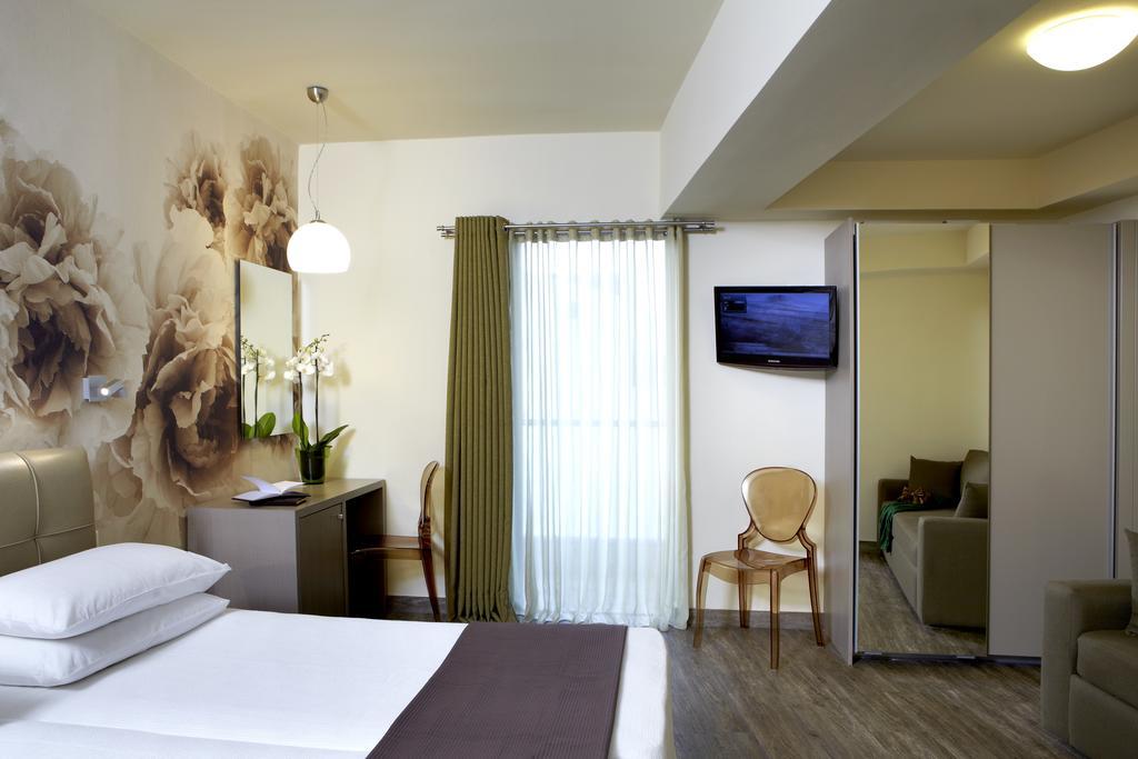 Mouikis Hotel Kefalonia อาร์กอสโตลี ภายนอก รูปภาพ